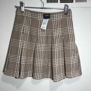 NWT Hollister Pleated Plaid Skirt